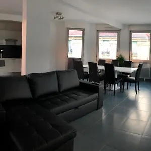 https://appartement-de-110m2-au-centre-de-cusset.hotels-rhonealpes.com