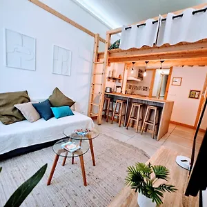 https://paradis-cotier-6-couchages.fr-provencehotel.com